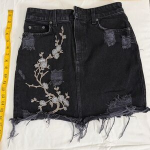 Carmar Black Denim Skirt with Floral Embroidery size 27